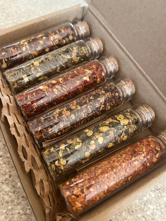 Chile Pepper Flake Gift Sampler | Gourmet Pepper Flakes Set for Pizza, Pasta & BBQ | Heat Lover Gift